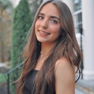 Meet your Posher, Juliana